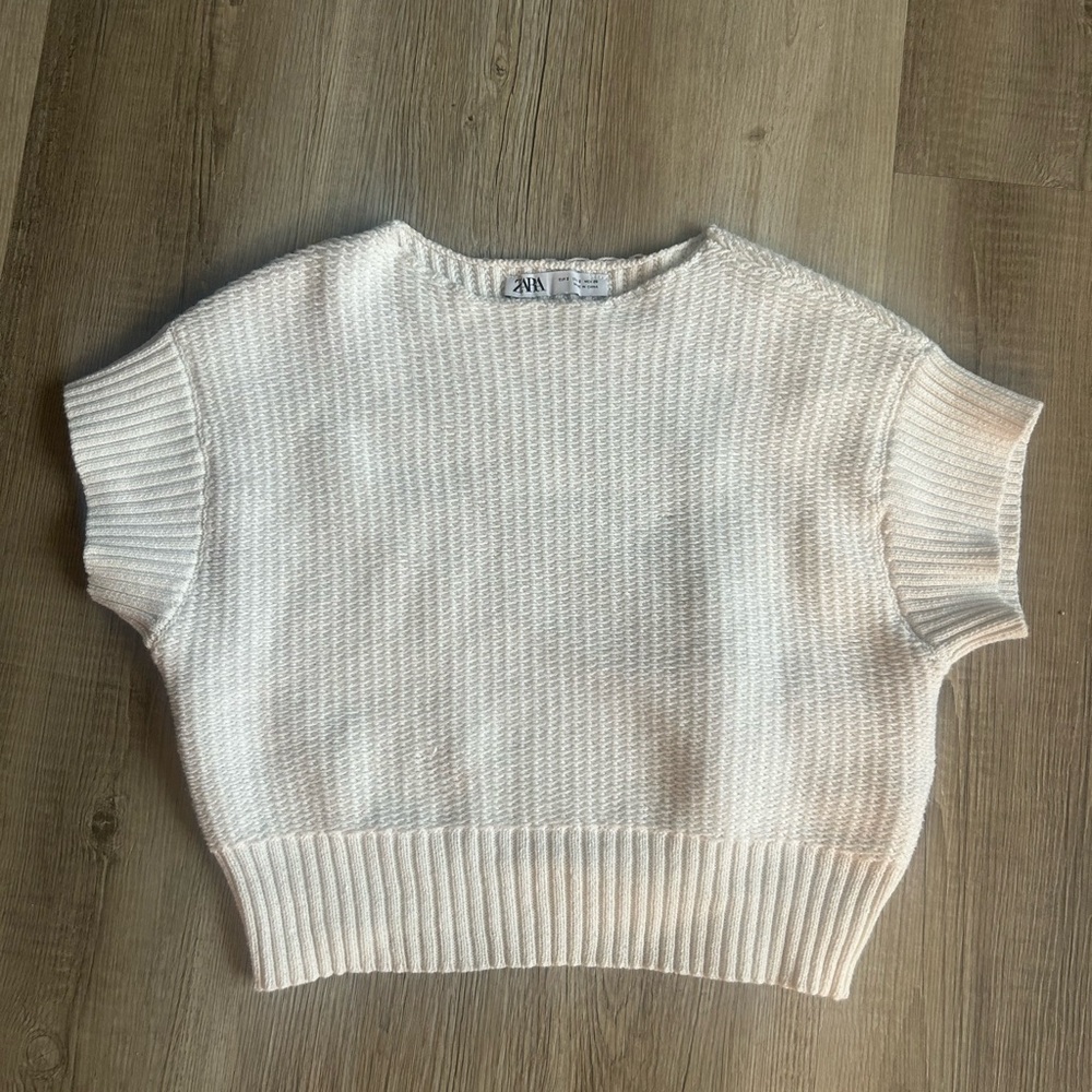 Zara White/Cream Short Sleeve Crew Sweater